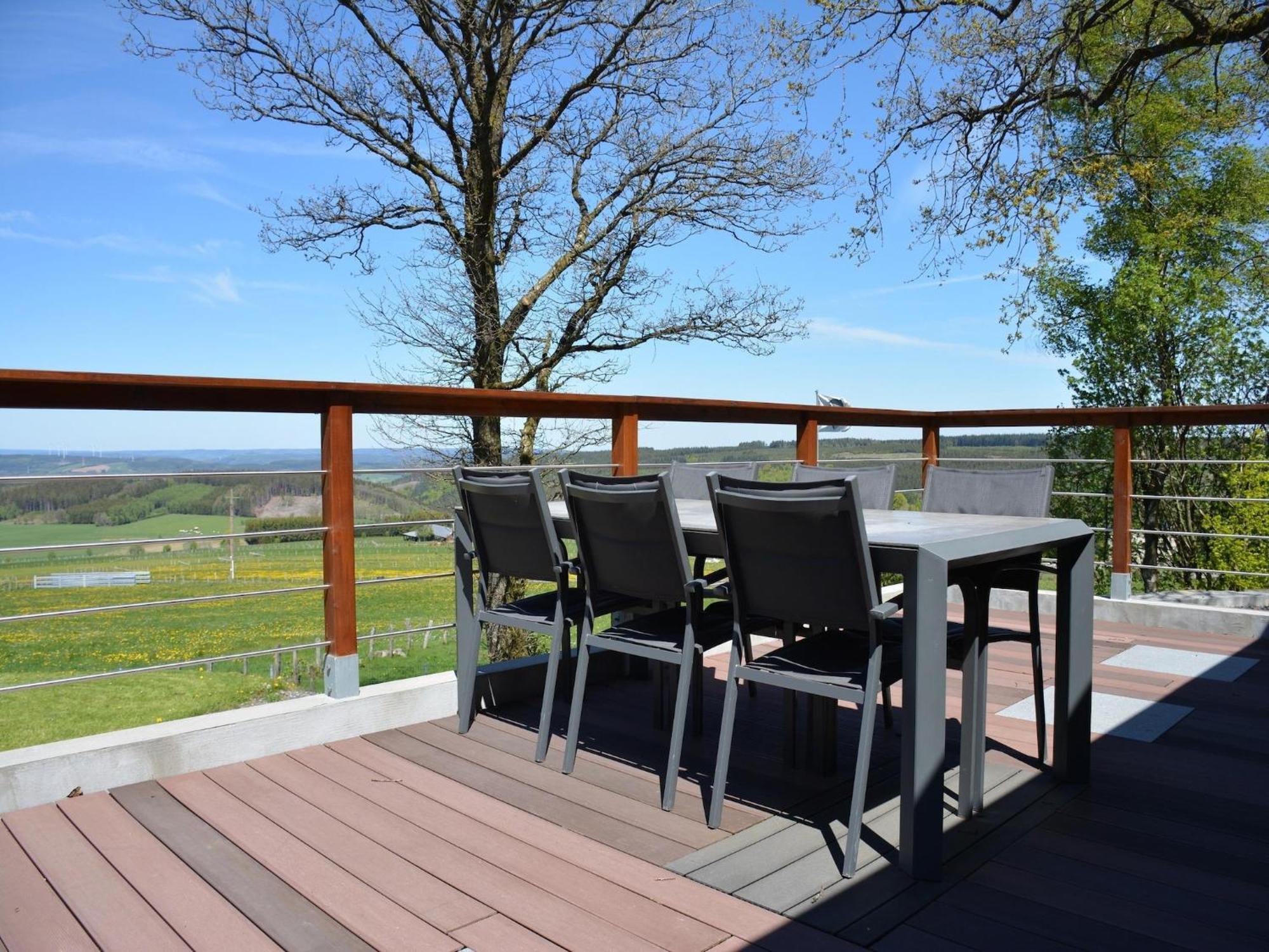 Chalet Spacious In With Garden